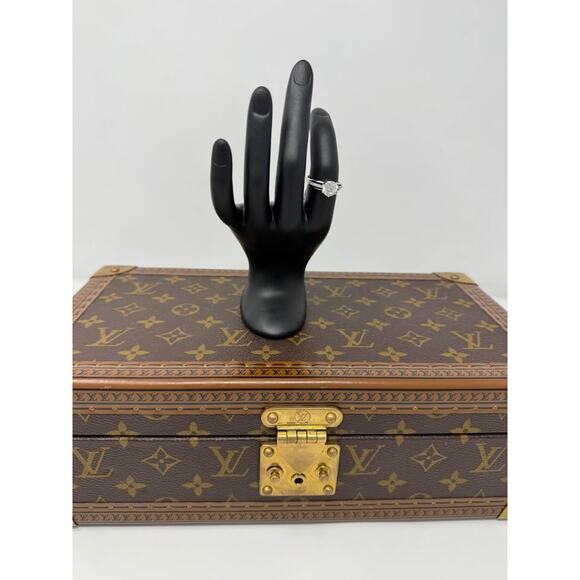 Cubic zirconia ring size 7 585 white gold 2 grams - Picture 5 of 5